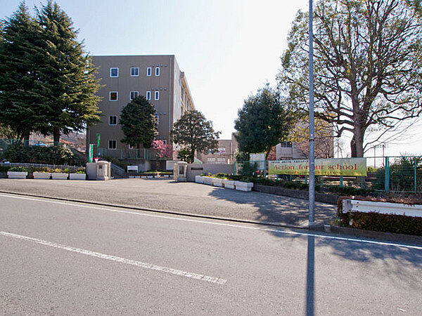 厚木市立荻野中学校まで1773m