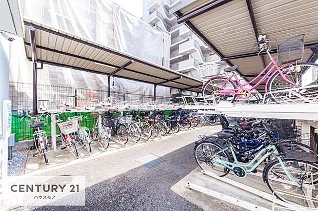 共用部分・駐輪場です。自転車があれば行動範囲が広がりお出かけ便利です！空き状況に関してはお気軽にお問い合わせください！