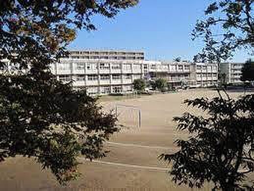 松戸市立常盤平第二小学校まで400m