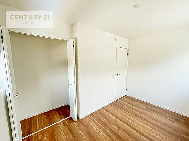 たっぷり収納住空間。住空間をすっきり使うためには必須ポイントの収納スペースですよね。是非現地でご確認ください。