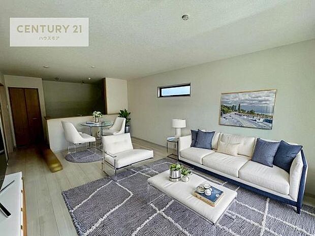 家具はCGパースです。心地良いリビングは家族が自然と集まります。家族団欒の時間が増えそうです。ご家族と、より一層充実した時間を過ごせそうですね。明るく開放的な空間です。