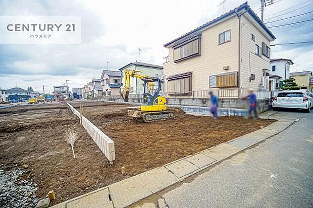 駐車スペースは2台分あります！セカンドカーはもちろん、バイクや自転車なども置き場所に困りません。