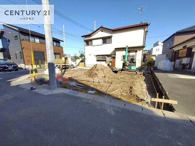 駐車スペースは2台分あります!セカンドカーはもちろん、バイクや自転車なども置き場所に困りません。