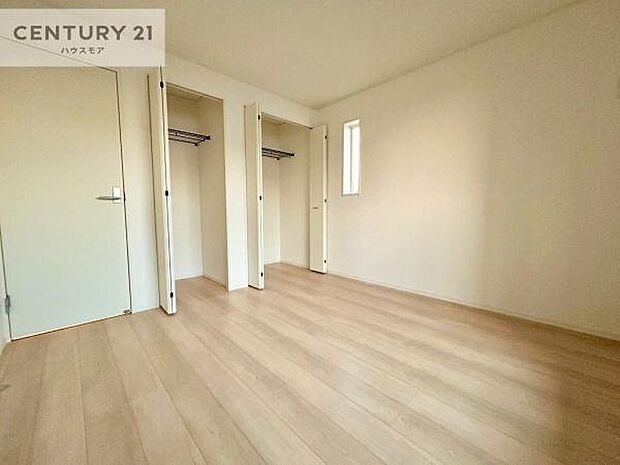 たっぷり収納住空間。住空間をすっきり使うためには必須ポイントの収納スペースですよね。是非現地でご確認ください。