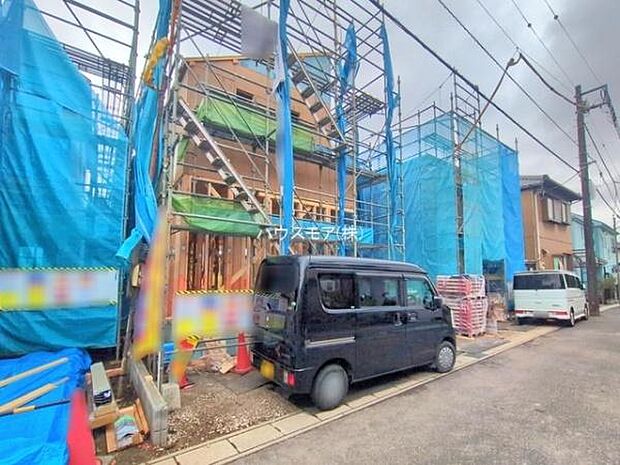 駐車スペースは2台分あります！セカンドカーはもちろん、バイクや自転車なども置き場所に困りません。