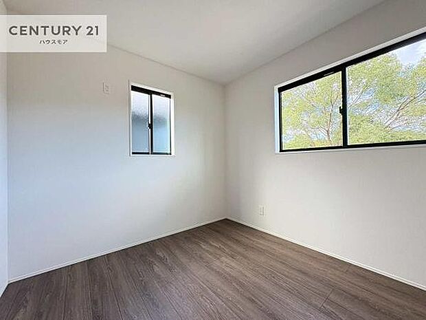 掃き出し窓がないお部屋は、お子様のお部屋としても安心です!