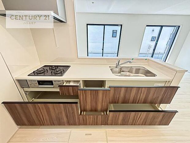 収納スペースが豊富で、調理スペースがスッキリと片付きひろ〜く活用できます!快適に作業ができます!毎日の料理が捗ります!