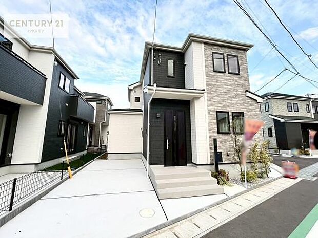 全16棟のキレイな街並み。是非1度ご内見ください。物件探しのご条件・ご要望・ご質問など、不動産に関することならどのようなことでも誠心誠意対応させて頂きます。