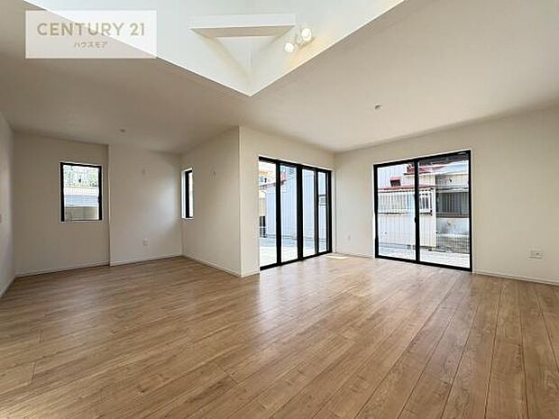 大切な家族が集まるからこそLDKにはこだわりたい。子供たちが元気に笑いながら走り回っている姿を見た時が「広い家にして良かった」と思う瞬間です。