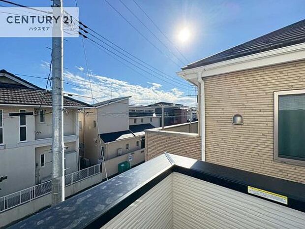 陽当たり良好なバルコニーです！晴れた日には青い空を見渡せる開放的な時間を楽しめます。