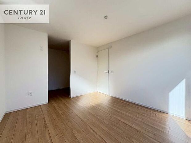 シンプルにデザインされているため、家具を選びません！お気に入りの家具を置いてくつろげる空間を作ることができます。