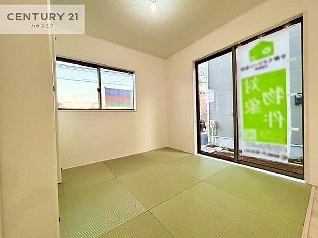 リビングに隣接した和室はお子様の遊び場やお昼寝スペースとして活躍します！