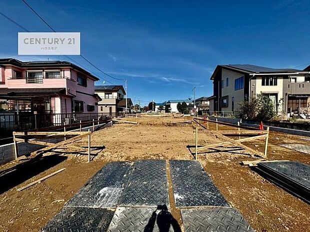 カースペース付きなのでマイカーをお持ちの方も安心ですね！ぜひ現地にてお確かめくださいませ！