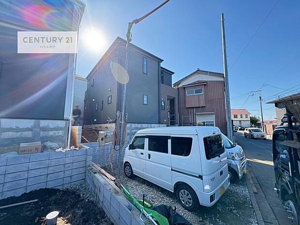 全9棟のキレイな街並み。是非1度ご内見ください。物件探しのご条件・ご要望・ご質問など、不動産に関することならどのようなことでも誠心誠意対応させて頂きます。