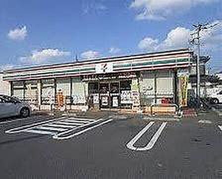 セブンイレブン牛久栄町2丁目店まで550m