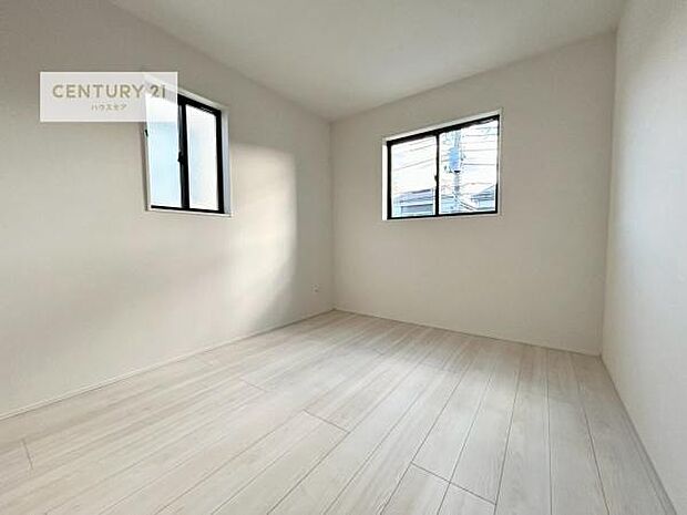 掃き出し窓がないお部屋は、お子様のお部屋としても安心です!