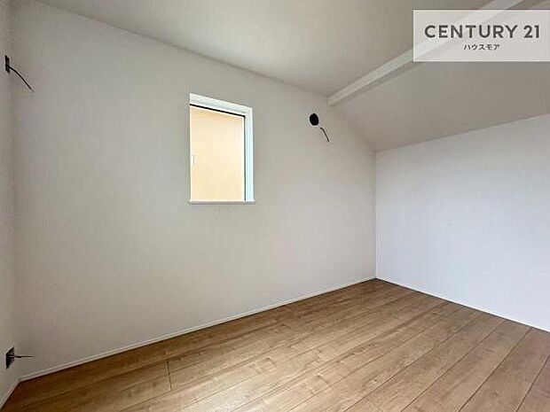 シンプルにデザインされているため、家具を選びません!お気に入りの家具を置いてくつろげる空間を作ることができます。