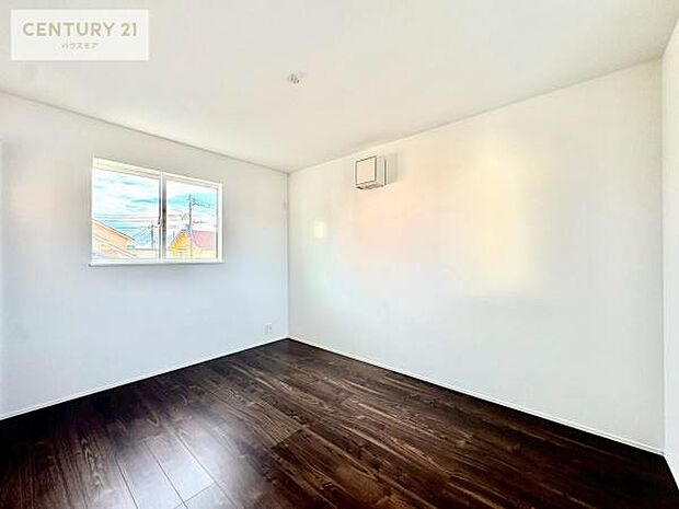 【現地販売会開催中】掃き出し窓がないお部屋は、お子様のお部屋としても安心です!収納スペースも充実しているので散らかったお部屋をサッと片付けられます!