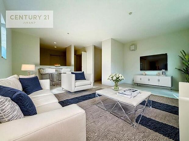 家具はCGパースです。開放感のある広々LDK！ソファーやダイニングテーブルを置いても窮屈にならないので快適に過ごせます！コミュニケーションが取りやすいリビングです！