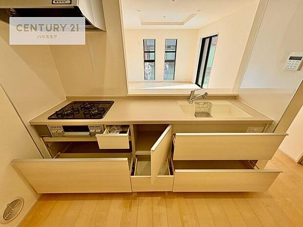 収納スペースが豊富で、調理スペースがスッキリと片付きひろ〜く活用できます!快適に作業ができます!毎日の料理が捗ります!