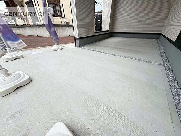 カースペース付きなのでマイカーをお持ちの方も安心ですね!ぜひ現地にてお確かめくださいませ!