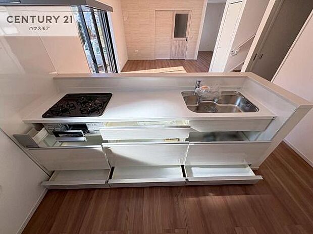 収納スペースが豊富で、調理スペースがスッキリと片付きひろ〜く活用できます！快適に作業ができます！毎日の料理が捗ります！