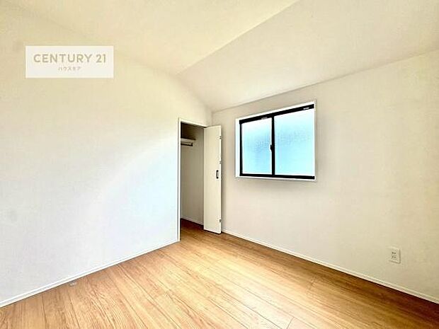 シンプルにデザインされているため、家具を選びません！お気に入りの家具を置いてくつろげる空間を作ることができます。