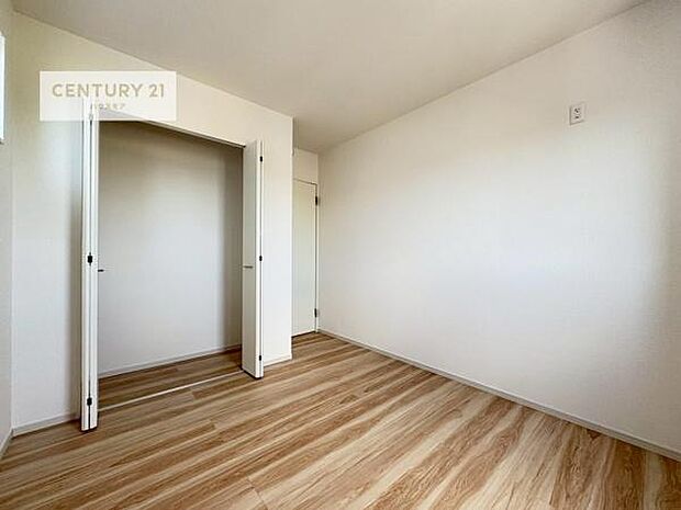 掃き出し窓がないお部屋は、お子様のお部屋としても安心です!収納スペースも充実しているので散らかったお部屋をサッと片付けられます!【現地見学会開催中】