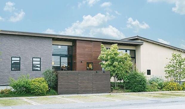 まつやま百合ケ丘保育園まで443m