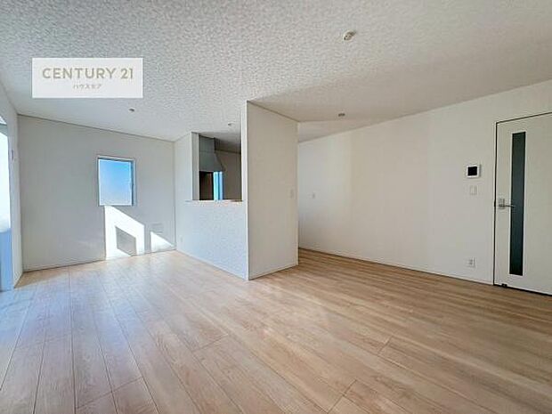 心地良いリビングは家族が自然と集まります。家族団欒の時間が増えそうです。ご家族と、より一層充実した時間を過ごせそうですね。