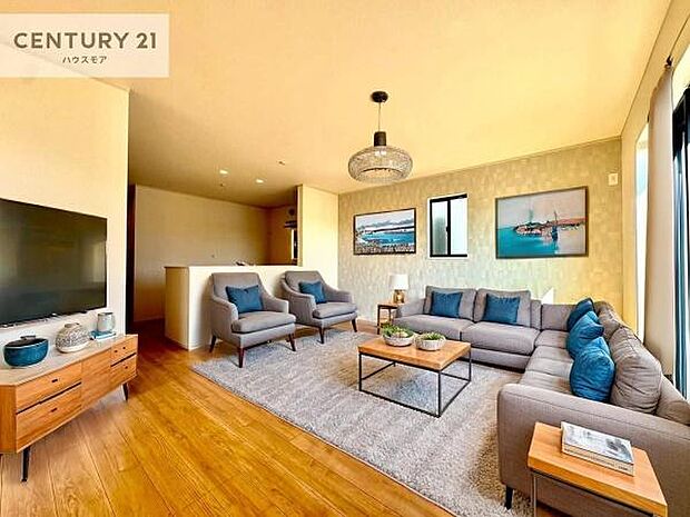 家具はCGパースです。開放感のある広々LDK!ソファーやダイニングテーブルを置いても窮屈にならないので快適に過ごせます!コミュニケーションが取りやすいリビングです!