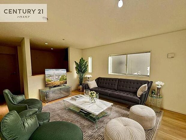 家具はCGパースです。開放感のある広々LDK！ソファーやダイニングテーブルを置いても窮屈にならないので快適に過ごせます！コミュニケーションが取りやすいリビングです！