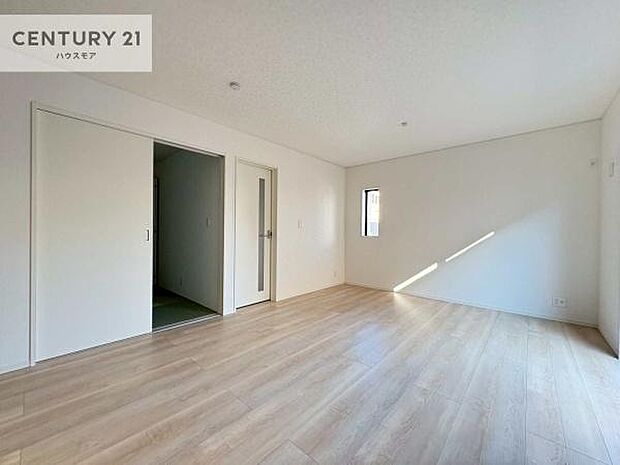 広々ダイニングスペース!ゆったりお食事。笑い声響く楽しい時間が過ごせます。日々の疲れも癒されます!