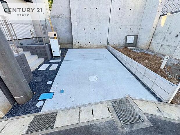 カースペース付きなのでマイカーをお持ちの方も安心ですね!ぜひ現地にてお確かめくださいませ!