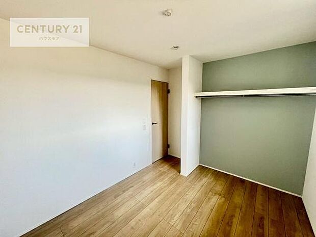 収納スペース充実しています!急なお客様が来客しても散らかったお部屋をサッと片付けられます!お部屋のスペースが生まれゆとりあるお部屋を演出することが出来ます!