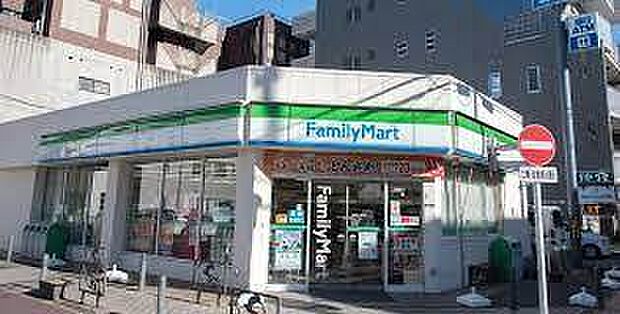 ファミリーマート柏五丁目店まで885m