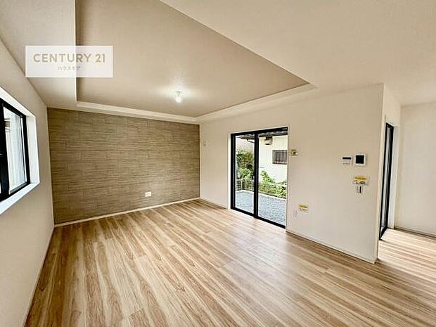 広々ダイニングスペース！ゆったりお食事。笑い声響く楽しい時間が過ごせます。日々の疲れも癒されます！