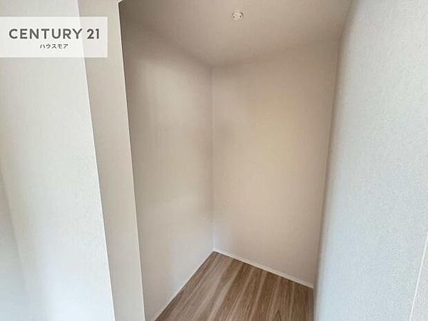 ウォークインクローゼット完備！ご夫婦での共有や、ご家族の成長に合わせた活用も可能です！毎日の支度が楽しくなるワンランク上の暮らしをご提案します！