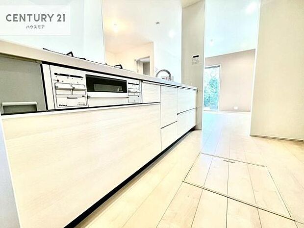 カースペース付き！マイカーをお持ちの方も安心ですね。物件探しのご条件・ご要望などありましたら、何なりとスタッフまでお申し付けください！