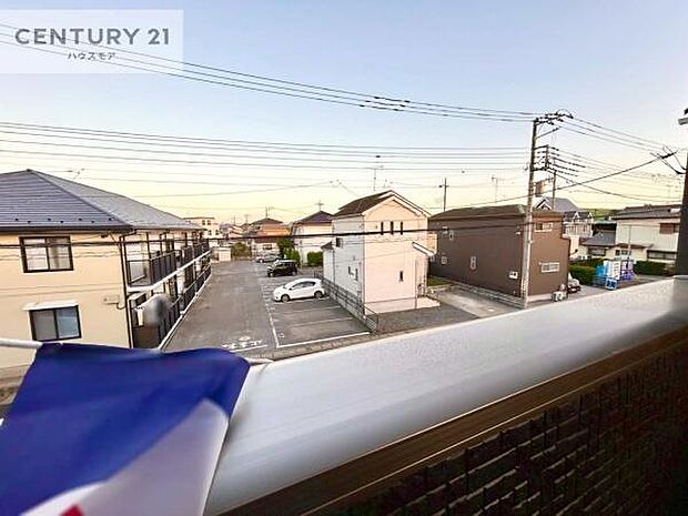 晴れた日には青い空を見渡せる開放的な時間を楽しめます。気持ちの良い風が通り抜ける街並みです!