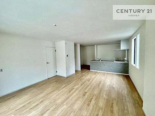 広々ダイニングスペース!ゆったりお食事。笑い声響く楽しい時間が過ごせます。日々の疲れも癒されます!