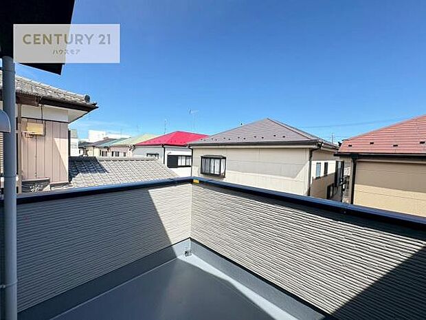 陽当たり良好なバルコニーです!晴れた日には青い空を見渡せる開放的な時間を楽しめます。