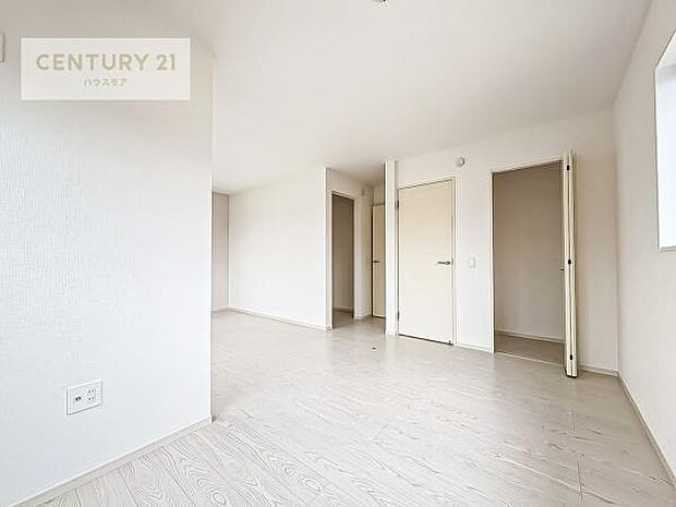 たっぷり収納住空間。住空間をすっきり使うためには必須ポイントの収納スペースですよね。是非現地でご確認ください。