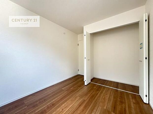 収納スペース充実しています!急なお客様が来客しても散らかったお部屋をサッと片付けられます!お部屋のスペースが生まれゆとりあるお部屋を演出することが出来ます!