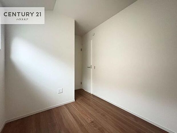 シンプルにデザインされているため、家具を選びません!お気に入りの家具を置いてくつろげる空間を作ることができます。