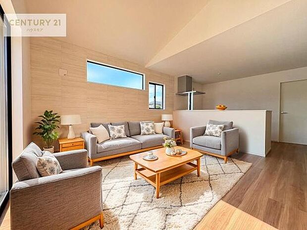 家具はCGパースです。大切な家族が集まるからこそLDKにはこだわりたい。子供たちが元気に笑いながら走り回っている姿を見た時が「広い家にして良かった」と思う瞬間です。