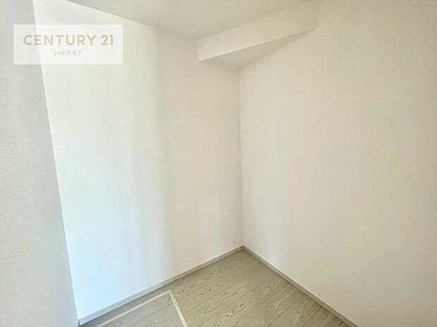 1階にはファミリークローゼット付き！掃除機や日用品、季節物のインテリア等の収納に便利！