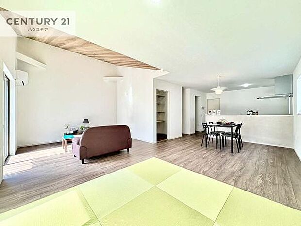 大切な家族が集まるからこそLDKにはこだわりたい。子供たちが元気に笑いながら走り回っている姿を見た時が「広い家にして良かった」と思う瞬間です。