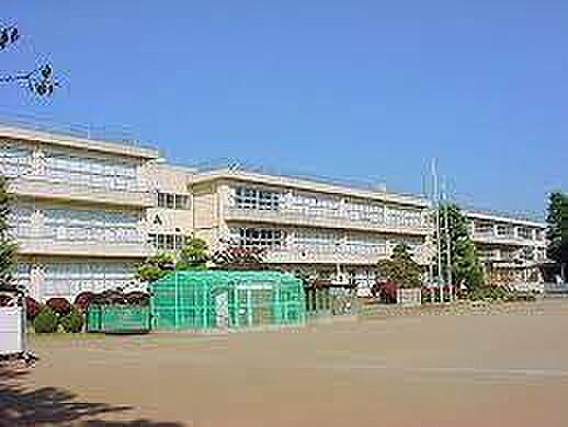 牛久市立牛久小学校まで150m