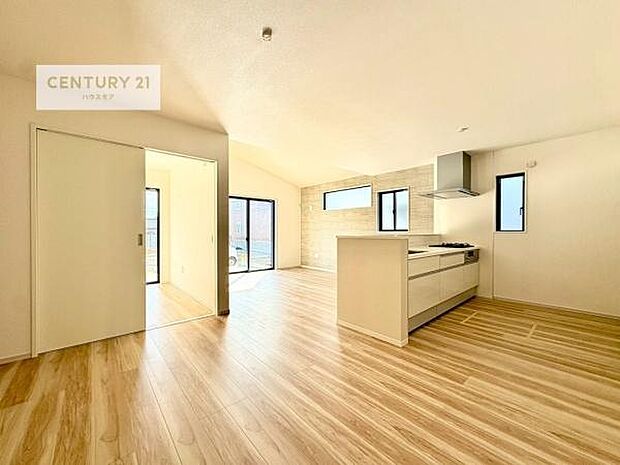 大切な家族が集まるからこそLDKにはこだわりたい。子供たちが元気に笑いながら走り回っている姿を見た時が「広い家にして良かった」と思う瞬間です。